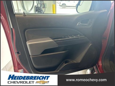 Used 2016 Chevrolet Colorado Z71 AWD/4WD image 10