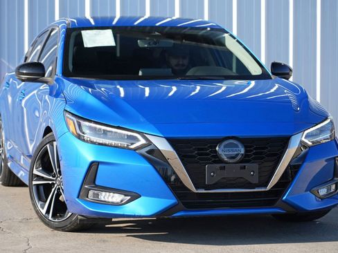 Used 2023 Nissan Sentra SR w/ SR Premium Package image 2