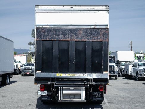 Used 2017 Ford F550 2WD Regular Cab Super Duty image 7