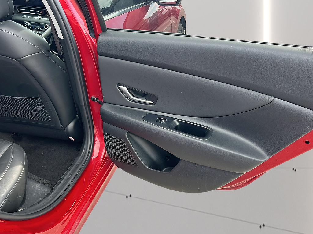 Certified 2024 Hyundai Elantra Limited FWD image 22