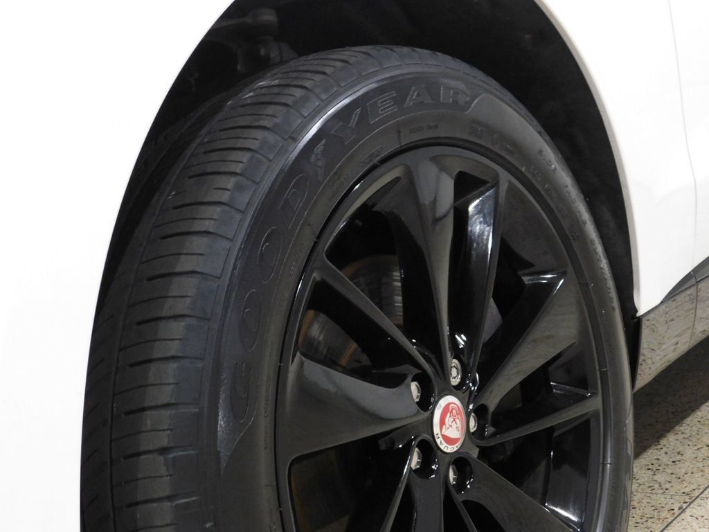 Used 2023 Jaguar F-PACE S AWD/4WD image 19