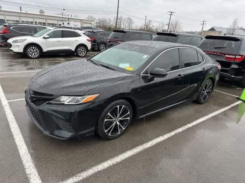 Used 2020 Toyota Camry SE image 14