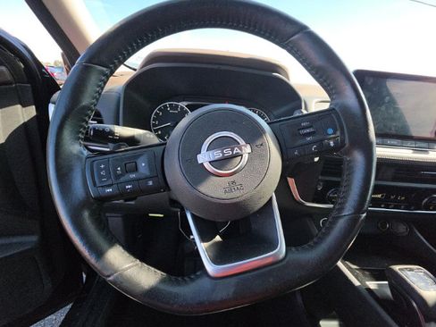Used 2023 Nissan Rogue SV w/ SV Premium B Package FWD image 13