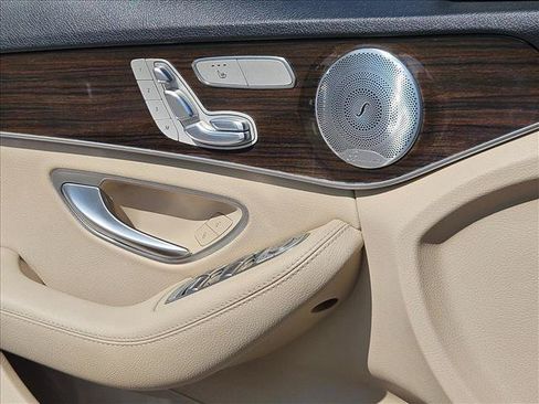 Used 2021 Mercedes-Benz C 300 Sedan image 9
