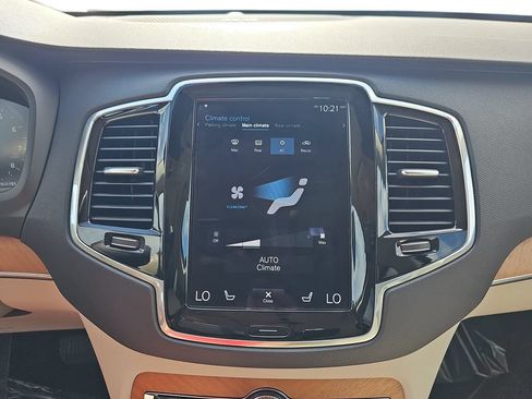 Used 2022 Volvo XC90 T6 Momentum w/ Advanced Package AWD/4WD image 24