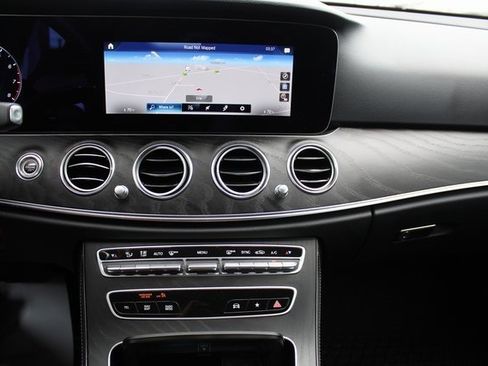 Certified 2022 Mercedes-Benz E 350 4MATIC Sedan image 17