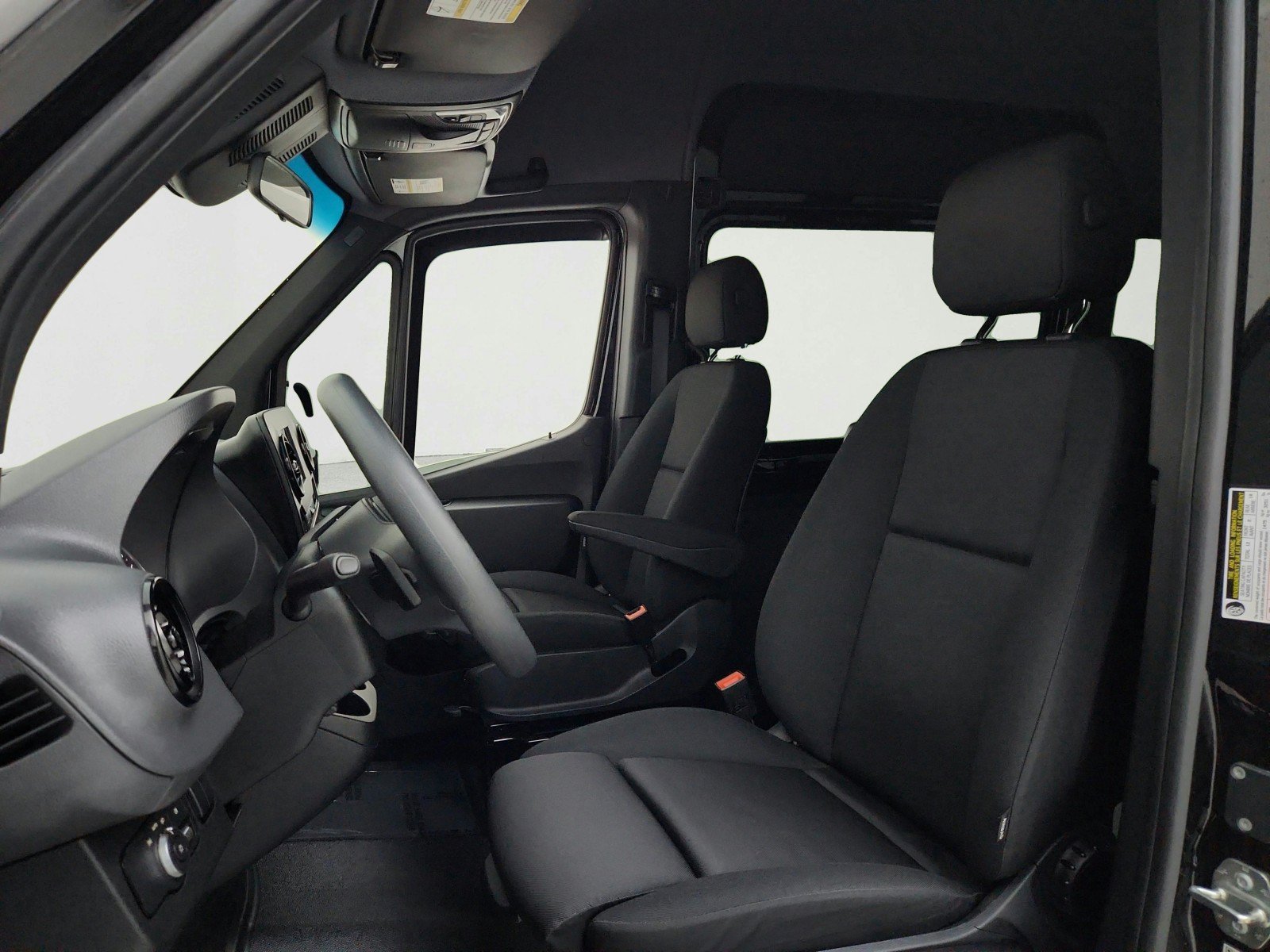 Used 2023 Mercedes-Benz Sprinter 2500 image 17