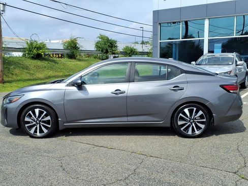 Used 2024 Nissan Sentra SV w/ SV Premium Package FWD image 8