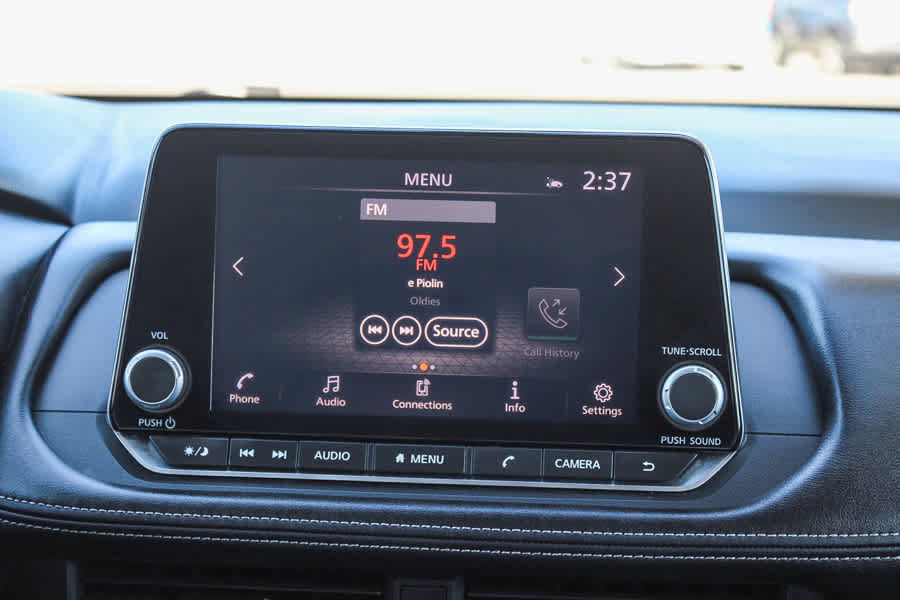 Used 2025 Nissan Rogue SV FWD image 14
