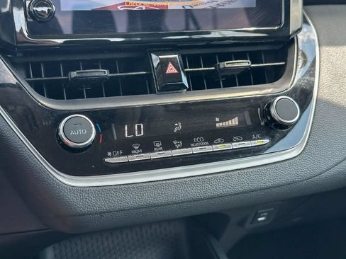Used 2025 Toyota Corolla LE FWD image 31
