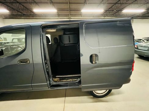 Used 2015 Nissan NV200 SV image 19