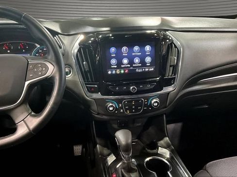 Used 2023 Chevrolet Traverse LT FWD image 9