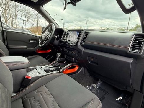 Used 2023 Nissan Frontier PRO-4X w/ Pro Convenience Package image 18