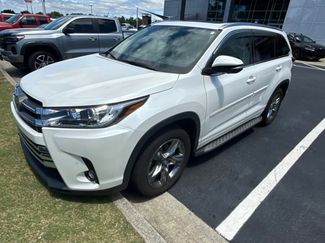 Used 2019 Toyota Highlander Limited Platinum FWD video 2