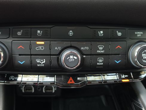 Used 2023 Dodge Durango Citadel RWD image 18
