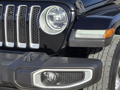 Used 2021 Jeep Wrangler Unlimited Sahara image 5