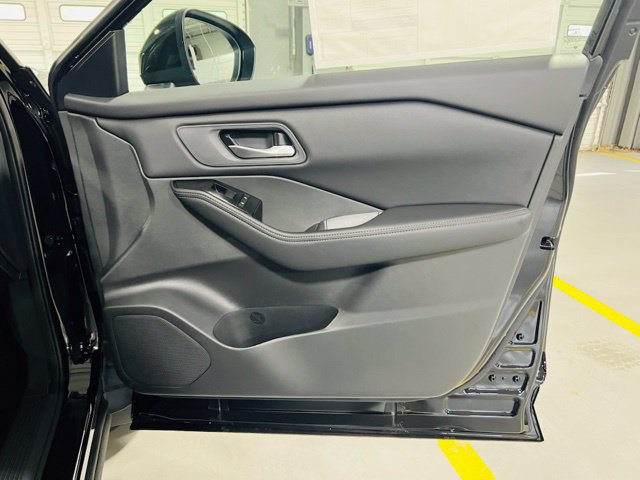 New 2026 Nissan Rogue SV FWD image 32