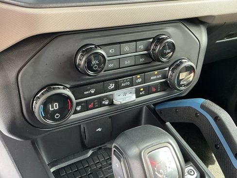 Used 2024 Ford Bronco Wildtrak AWD/4WD image 25