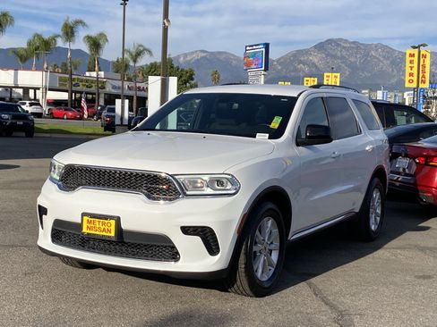 Used 2023 Dodge Durango SXT image 8