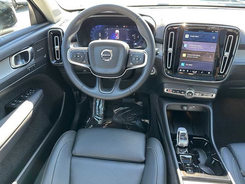 New 2025 Volvo XC40 B5 Ultra w/ Climate Package image 17