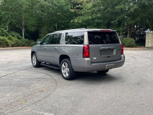 Used 2017 Chevrolet Suburban Premier RWD image 7