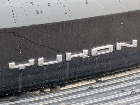 Used 2021 GMC Yukon XL Denali AWD/4WD image 10