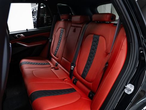 Used 2026 BMW X5 M Competition w/ Executive Package image 21