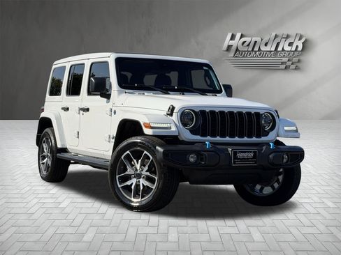 Used 2024 Jeep Wrangler Unlimited w/ Convenience Group AWD/4WD image 2