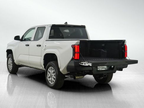 Used 2025 Toyota Tacoma SR image 8