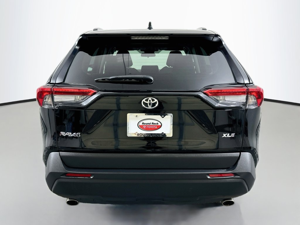 Used 2025 Toyota RAV4 XLE FWD image 6