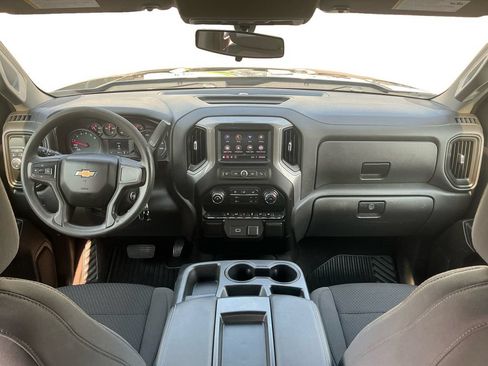 Used 2020 Chevrolet Silverado 1500 Custom w/ Custom Value Package RWD image 17