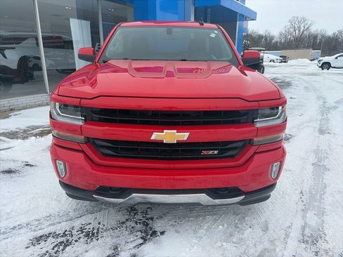 Used 2018 Chevrolet Silverado 1500 LT w/ LT Convenience Package image 4
