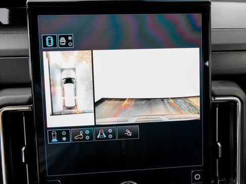 Used 2025 GMC Yukon Denali AWD/4WD image 45