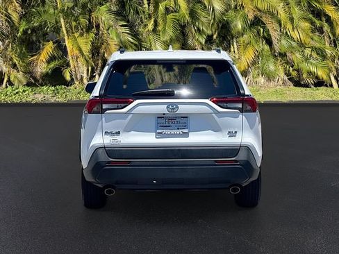Used 2022 Toyota RAV4 XLE w/ Convenience Package AWD/4WD image 6