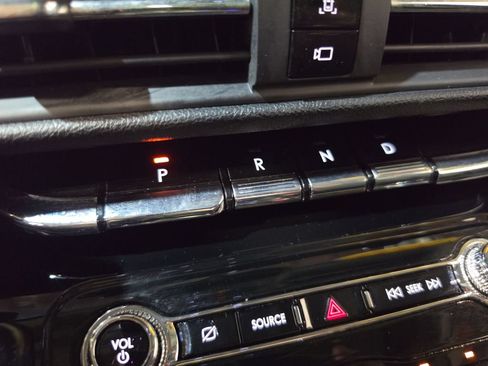 Used 2022 Lincoln Corsair AWD w/ Premium Package image 22