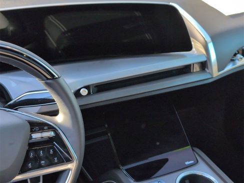 Used 2026 Cadillac Vistiq Sport image 31