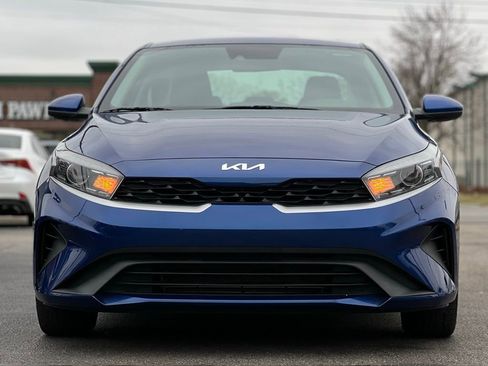 Used 2022 Kia Forte LXS image 12