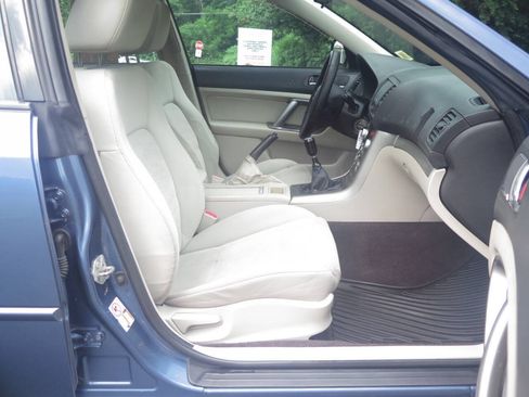 Used 2009 Subaru Legacy 2.5i Special Edition AWD/4WD image 12