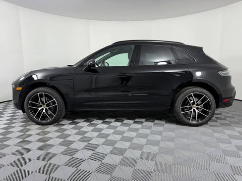 Certified 2026 Porsche Macan AWD/4WD image 2