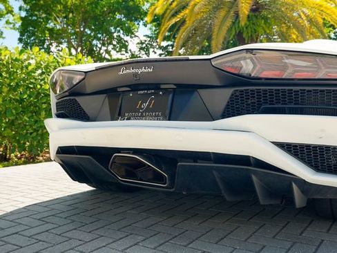 Used 2018 Lamborghini Aventador S AWD/4WD image 46
