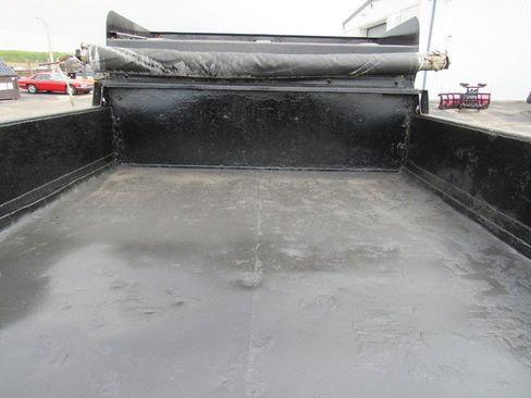 Used 2015 Ford F550 2WD Regular Cab Super Duty image 21