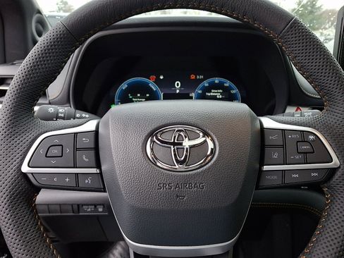 New 2026 Toyota Sienna XLE Woodland Edition image 13