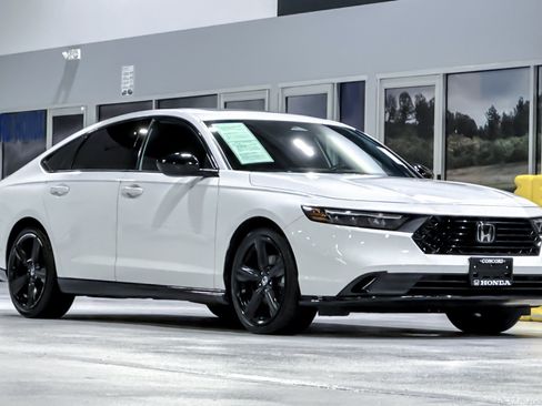 Used 2023 Honda Accord Sport image 7