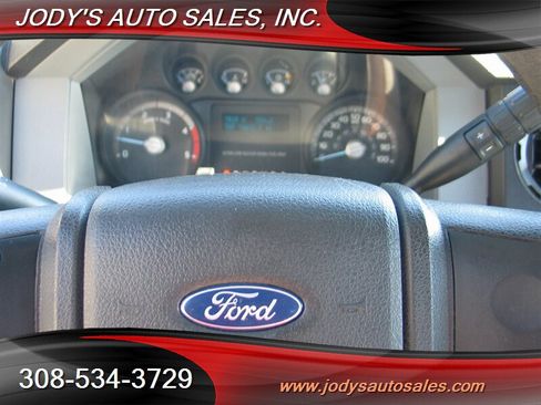 Used 2015 Ford F250 XL w/ Power Equipment Group image 9