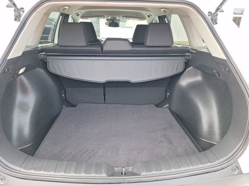 Used 2025 Toyota Corolla Cross LE image 37