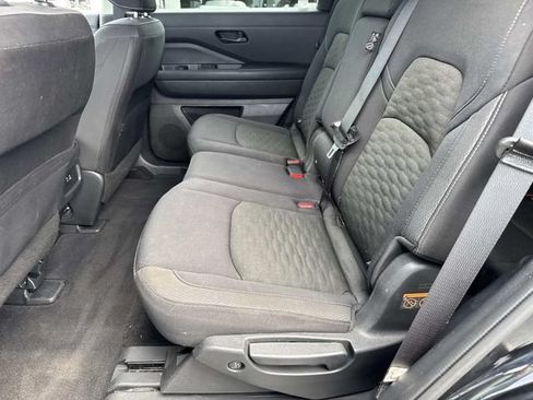 Used 2024 Nissan Pathfinder SV FWD image 15