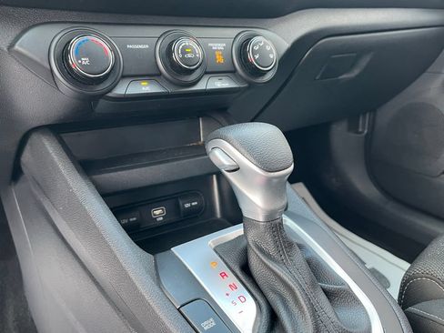 Used 2022 Kia Forte LXS FWD image 19