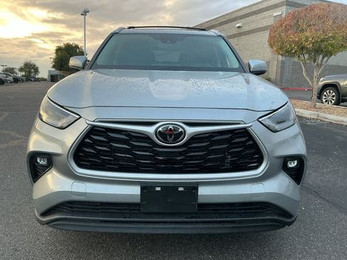 Certified 2022 Toyota Highlander XLE image 21
