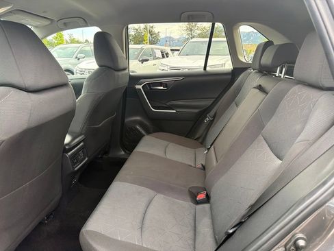 Used 2025 Toyota RAV4 XLE AWD/4WD image 20
