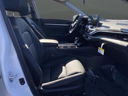 New 2025 Nissan Altima 2.5 SR w/ SR Premium Package image 29